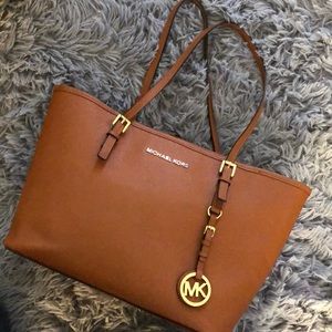 Michael Kors Jet Set Travel Small Tote